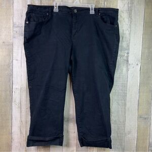 Style & Co. Black Denim Capri Size 22W Fixed Cuff 5 Pockets Belt Loops